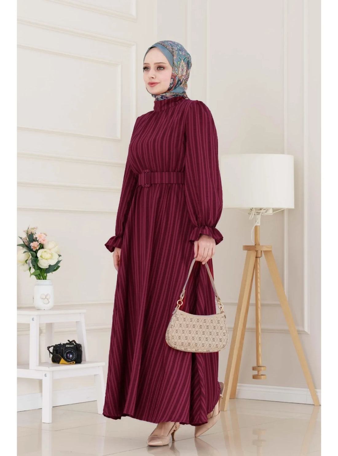 فستان أنيق باللون أحمر برغندي – AYAM