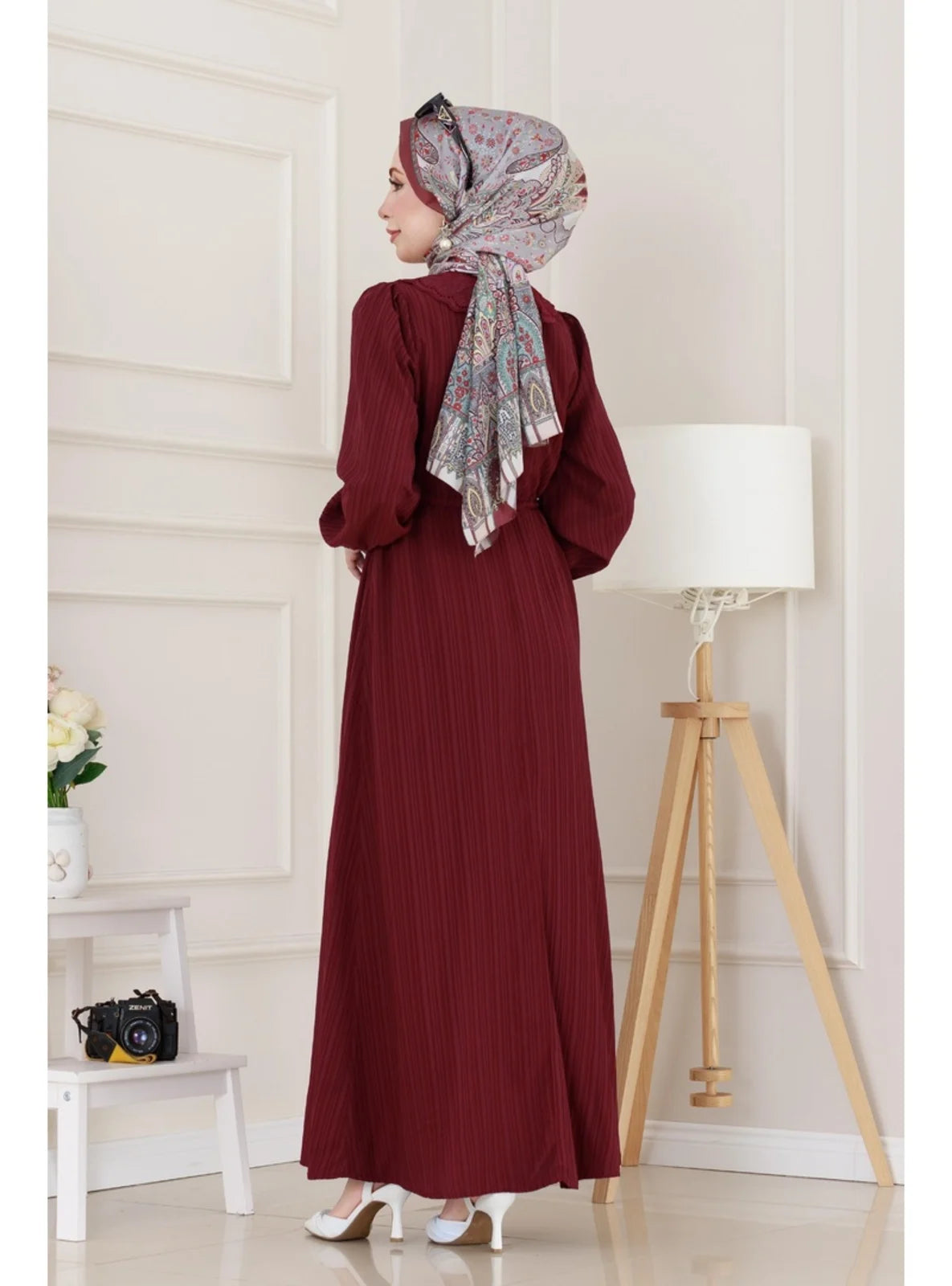 فستان أنيق باللون أحمر برغندي – AYAM