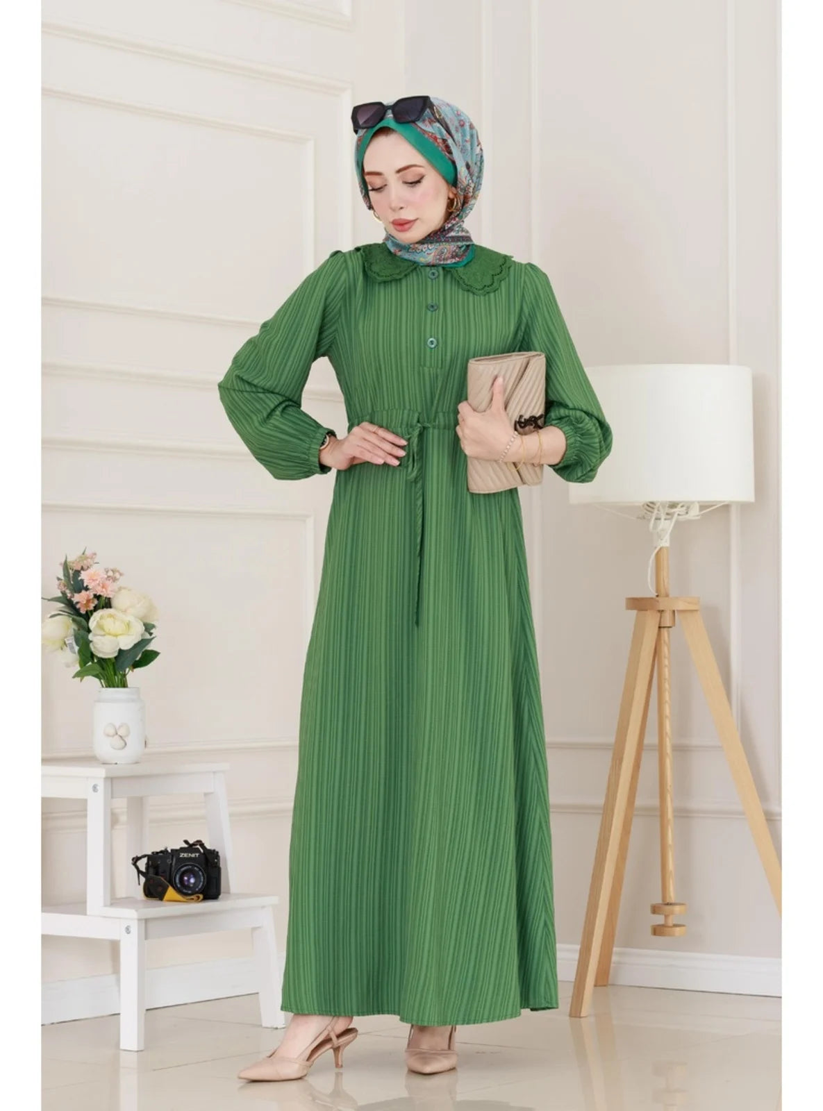 فستان أنيق باللون أحمر برغندي – AYAM